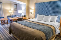 Suite, 1 King Bed with Sofa bed, Non Smoking
