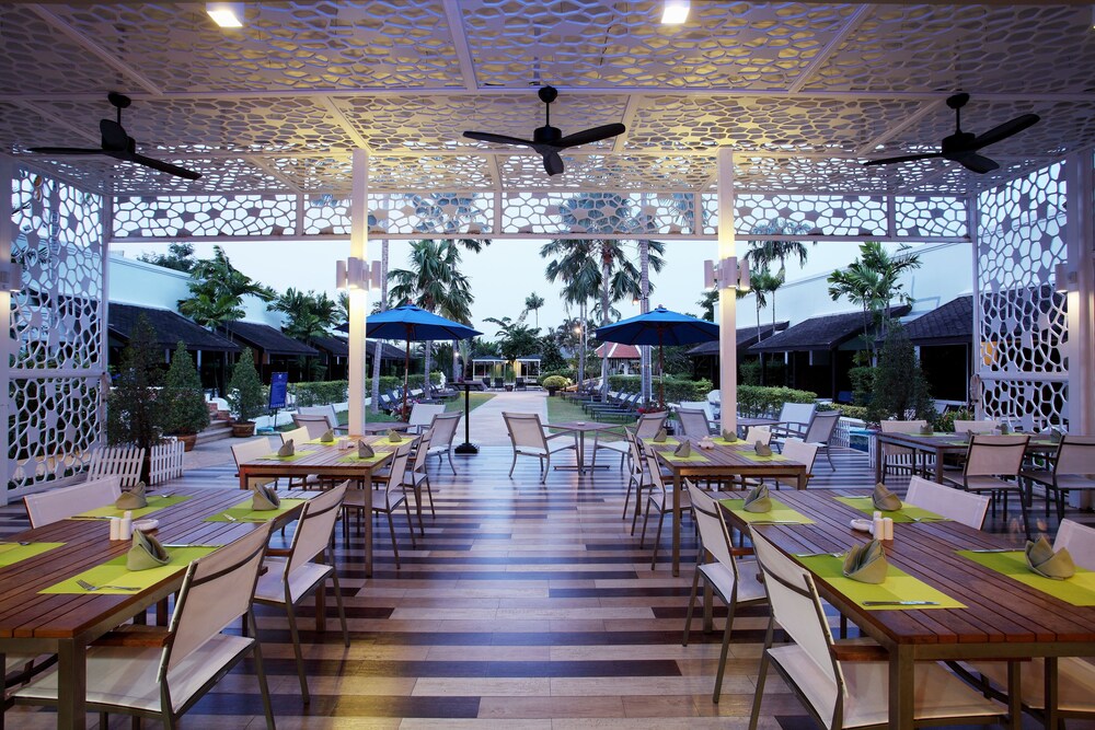 Hotel Lounge