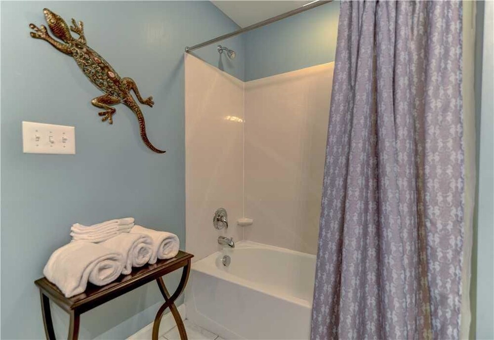Condo, 2 Bedrooms - Bathroom Shower