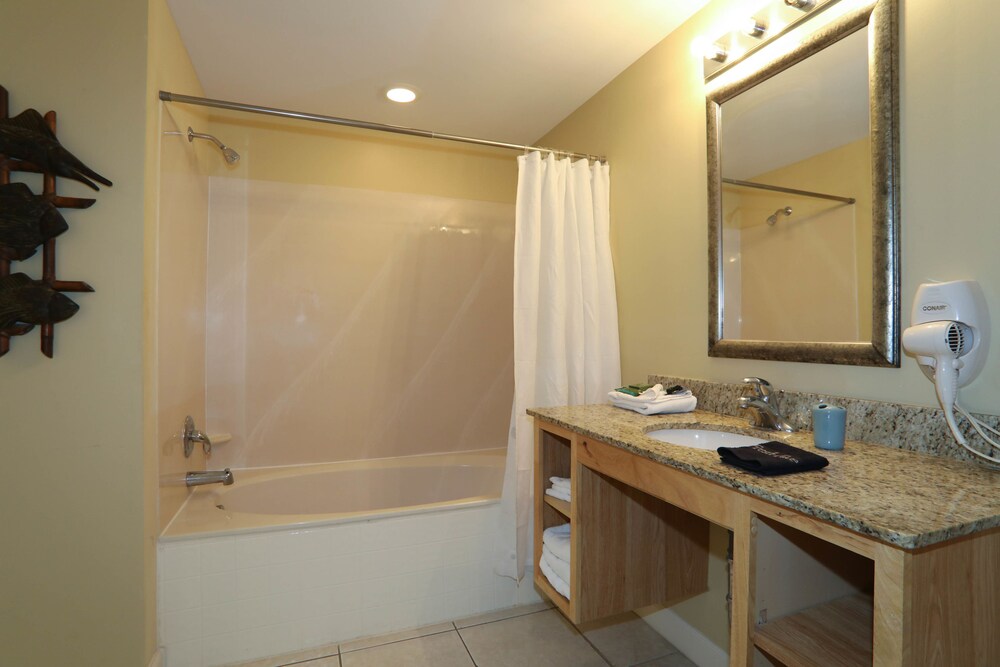 Condo, 3 Bedrooms - Bathroom