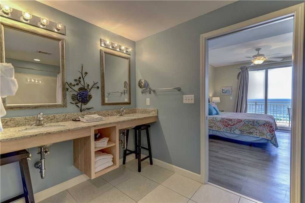 Condo, 2 Bedrooms - Bathroom