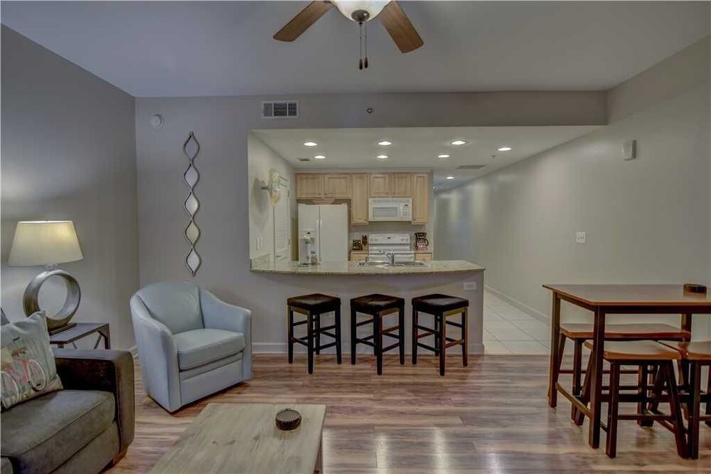 Condo, 1 Bedroom - Living Area
