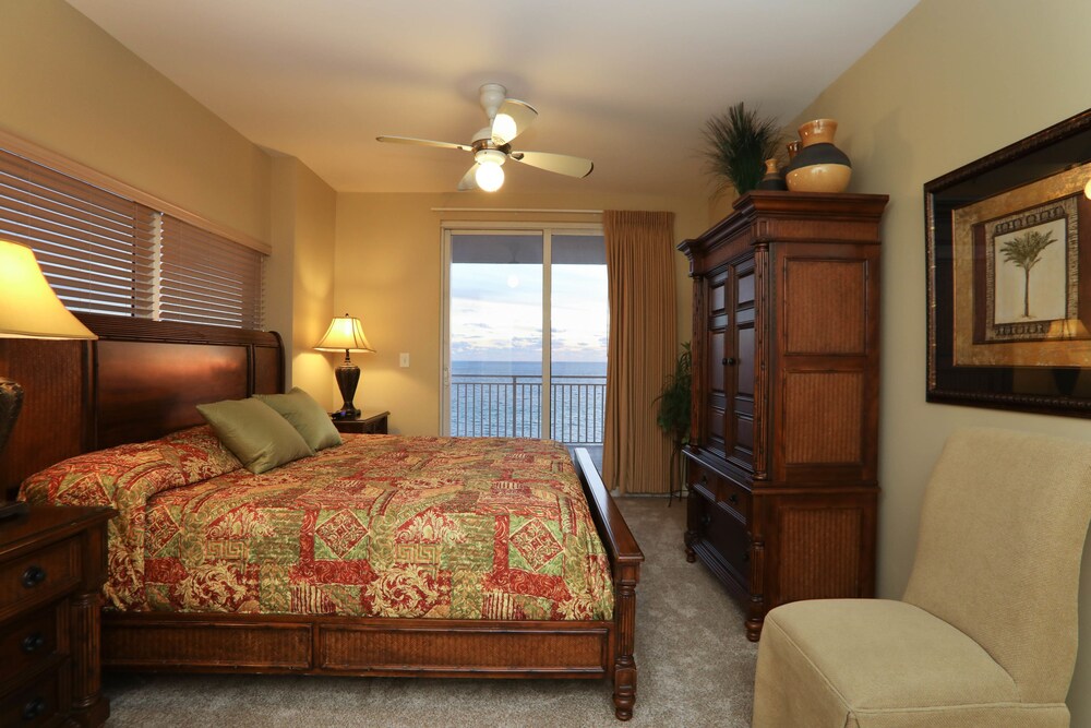 Condo, 2 Bedrooms, Kitchen, Ocean View - Living Area