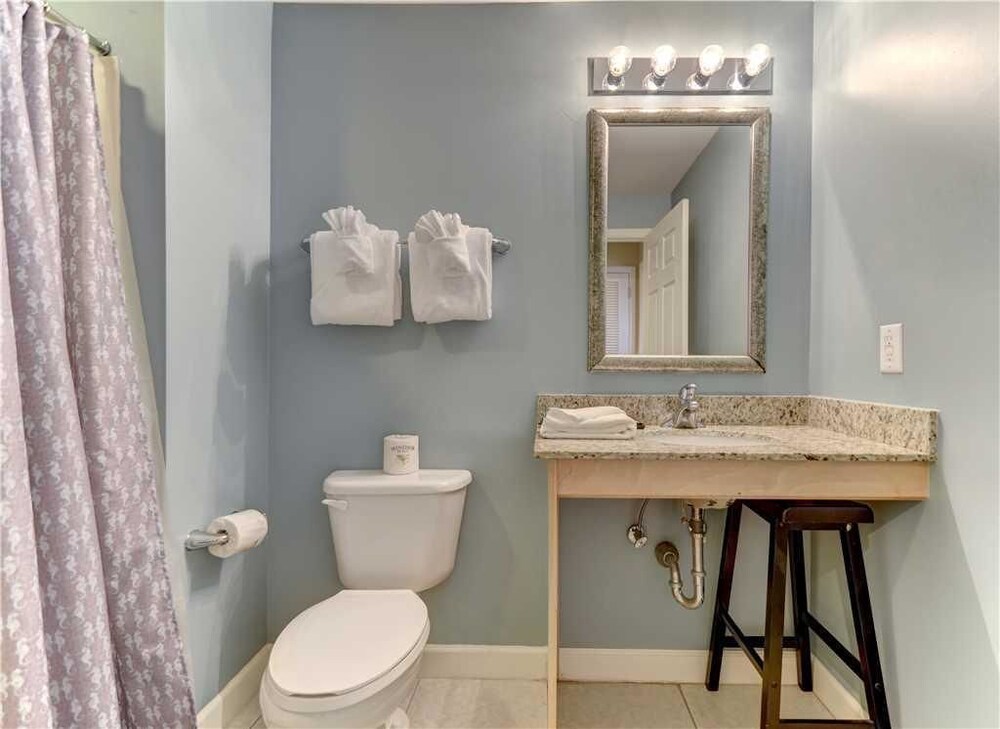 Condo, 2 Bedrooms - Bathroom