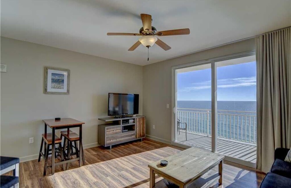 Condo, 1 Bedroom - Living Area