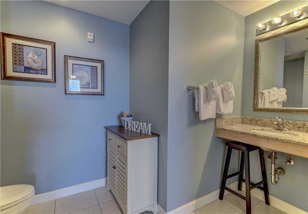 Condo, 2 Bedrooms - Bathroom