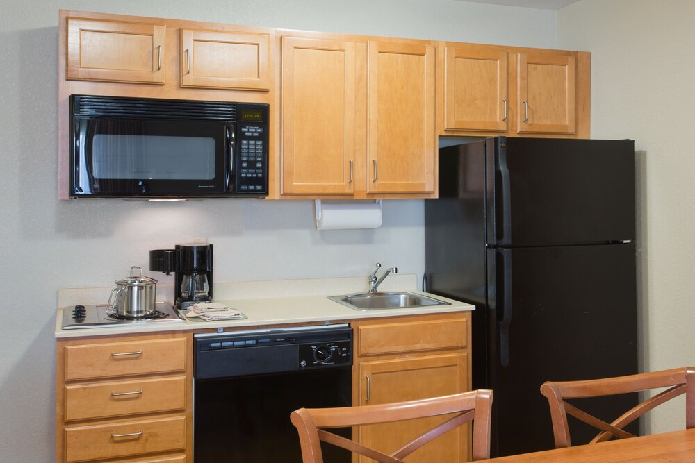 Suite, 1 Queen Bed, Non Smoking - Guestroom