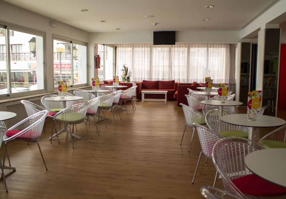 Hotel Lounge