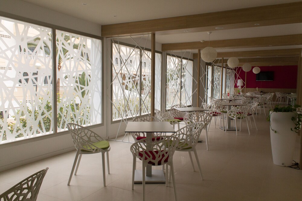 Hotel Lounge