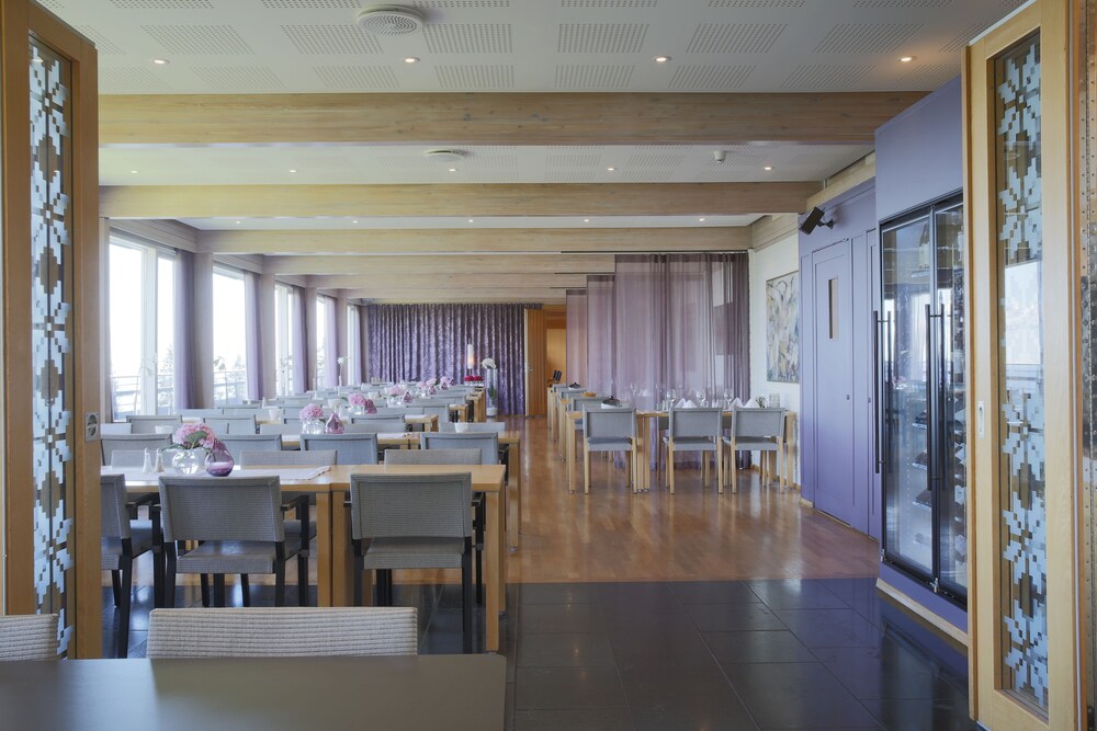 Food Court