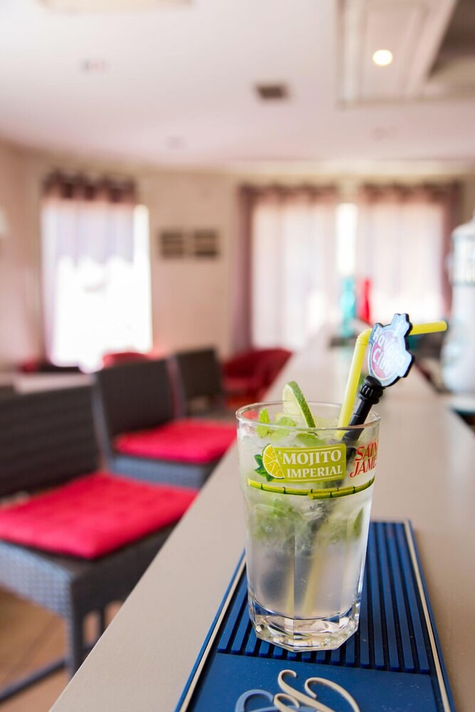 Hotel Lounge