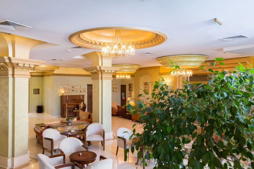 Hotel Lounge