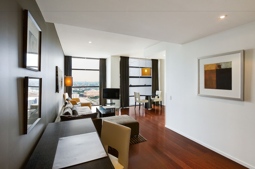 Executive Suite, One Bedroom (High Floor) - Living Area