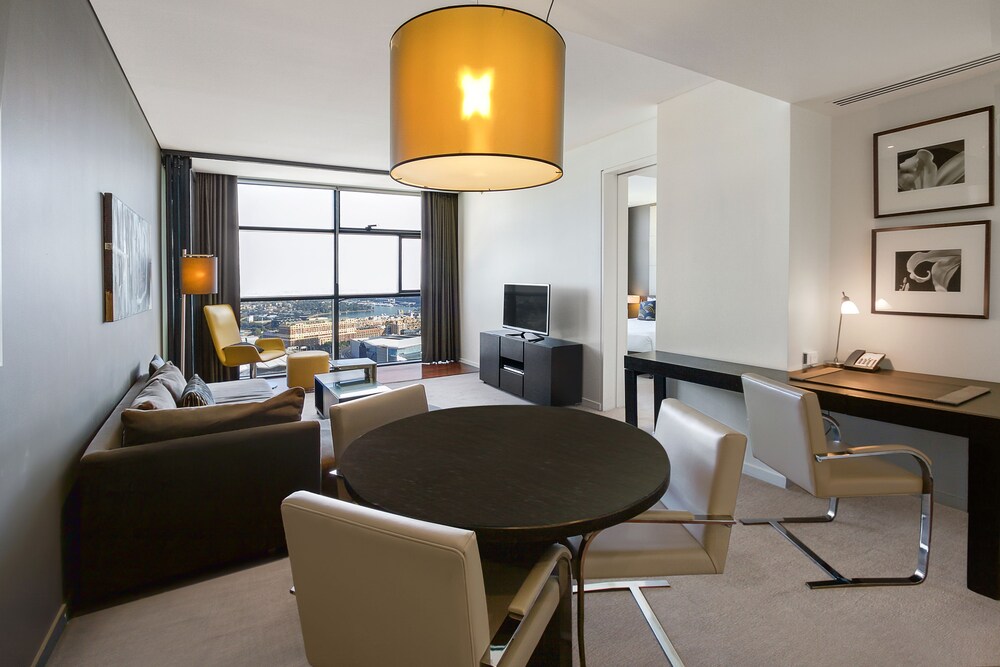 Executive Suite, One Bedroom (High Floor) - Living Area