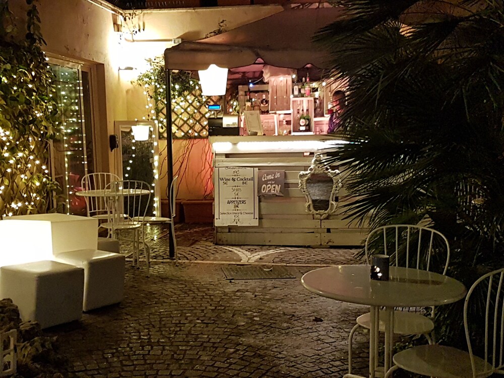 Hotel Bar