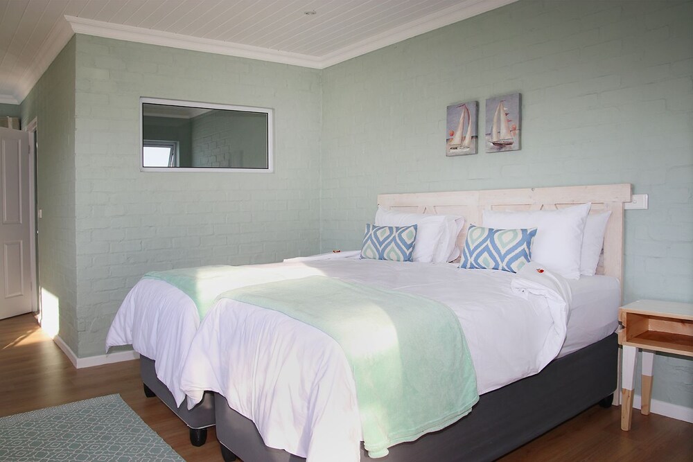 The Club - Standard Double Room - Guestroom