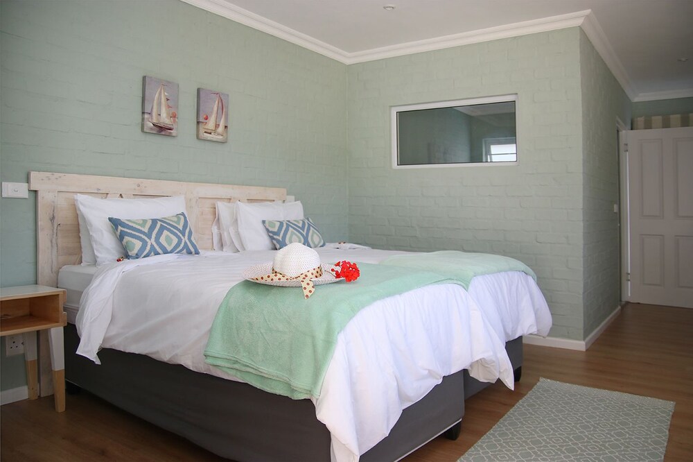 The Club - Standard Double Room - Guestroom