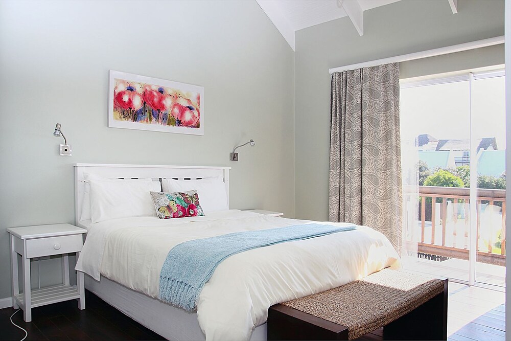 Village Break 3 bedroom cottage - Guestroom