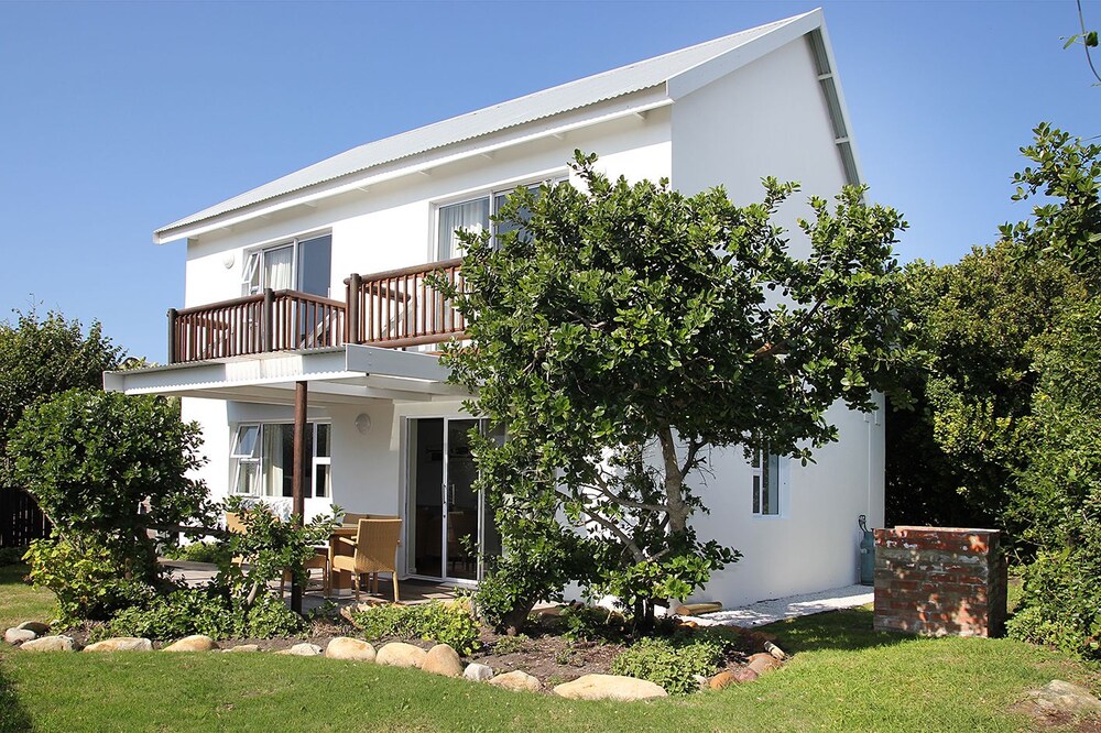 Village Break 3 bedroom cottage - Balcony