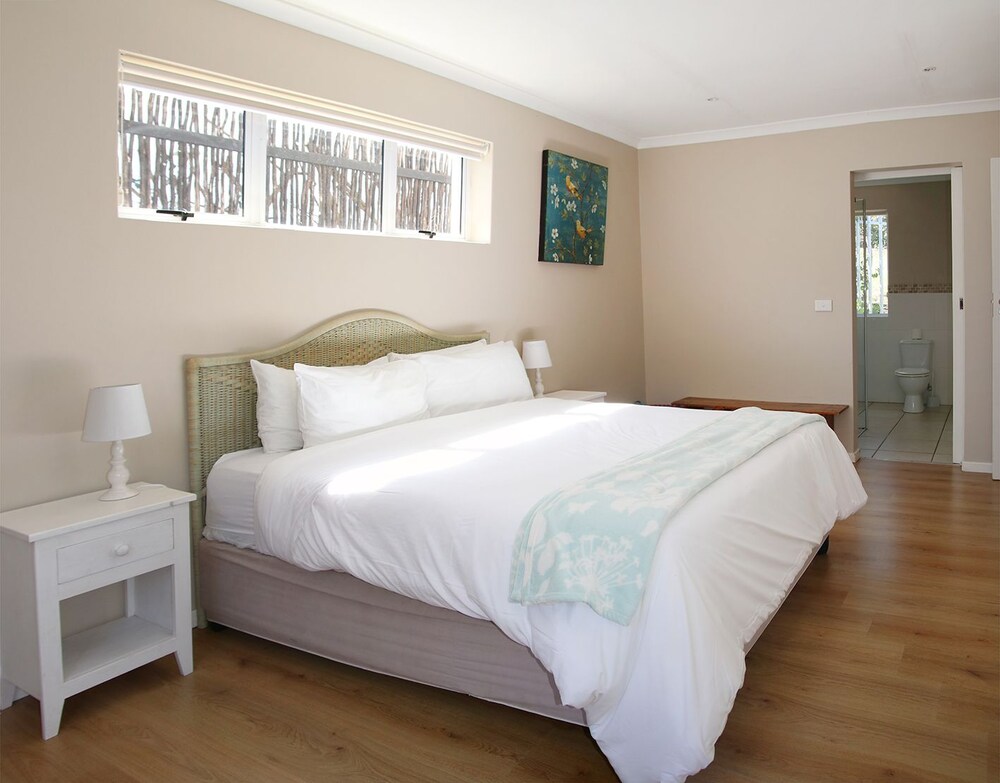 Village Break 2 bedroom cottage - Guestroom