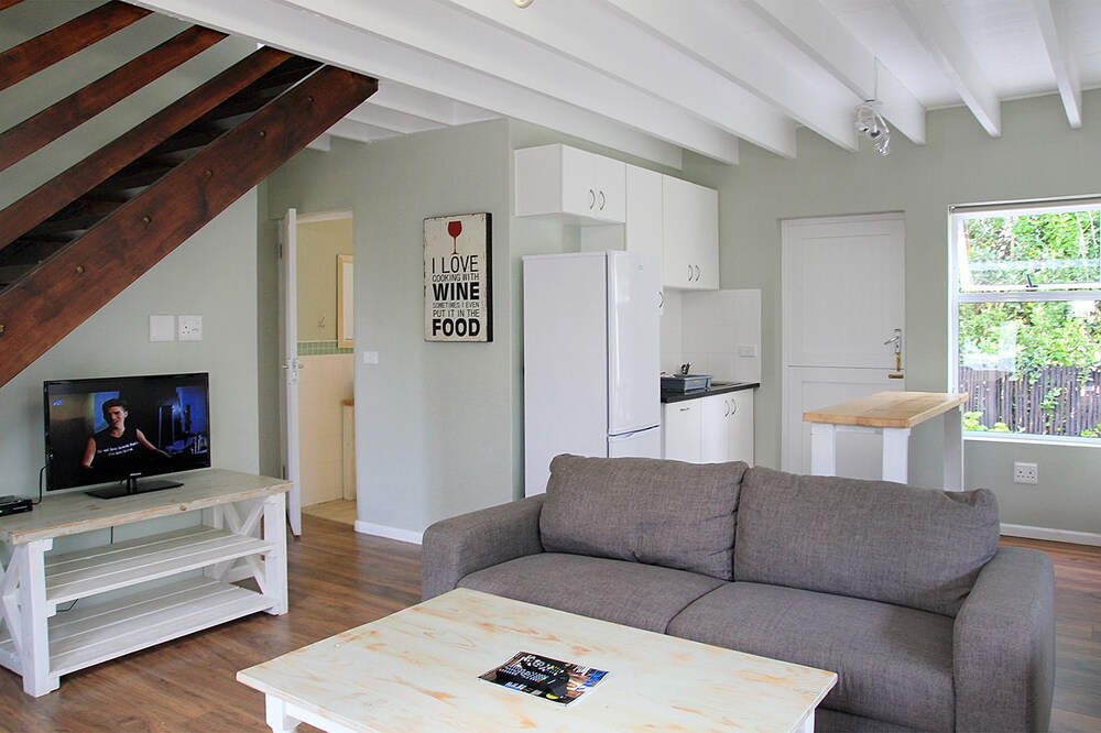 Village Break 4 b/room superior cottage - Living Area