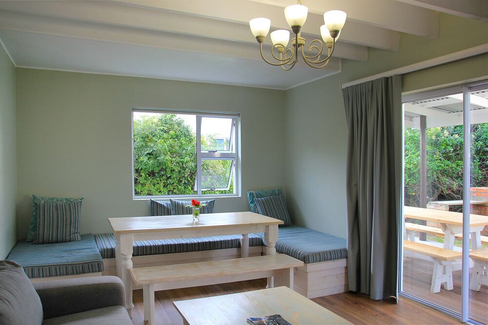 Village Break 4 b/room superior cottage - Living Room