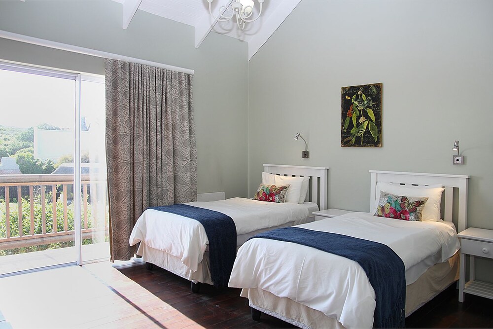 Village Break 3 bedroom cottage - Guestroom