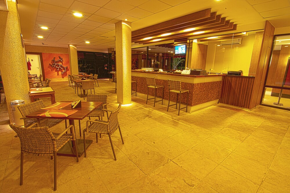 Poolside Bar