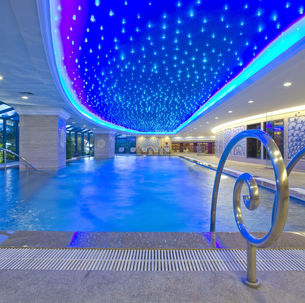 Piscine couverte
