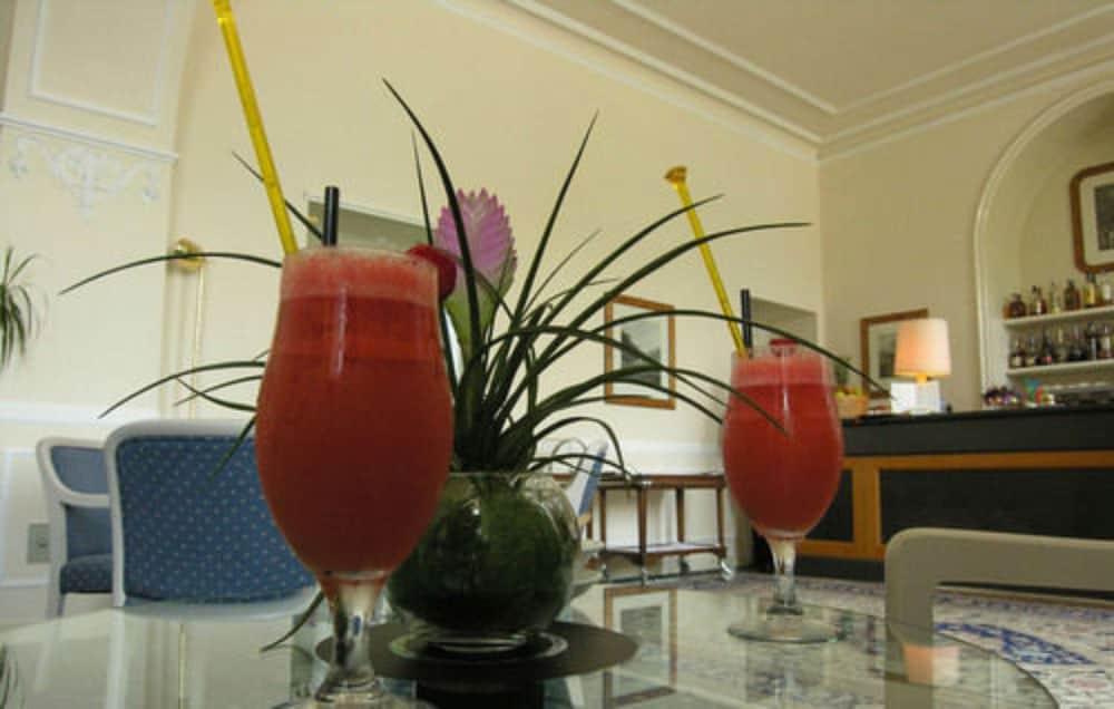 Hotel Lounge