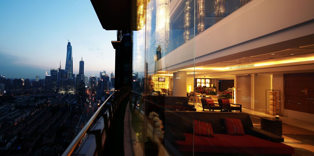 Executive Lounge