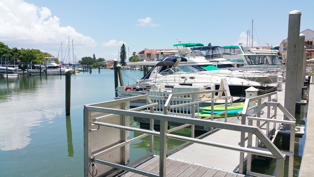 Dock