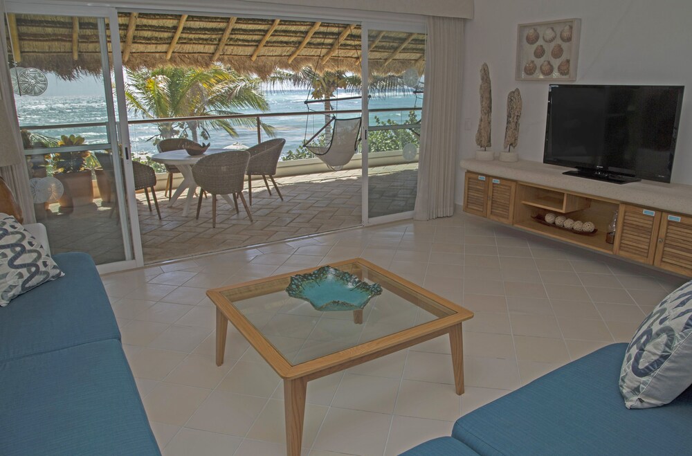 Villa, 3 Bedrooms, Ocean View - Living Room