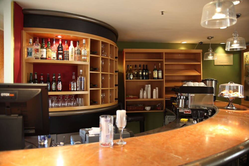 Hotel Bar