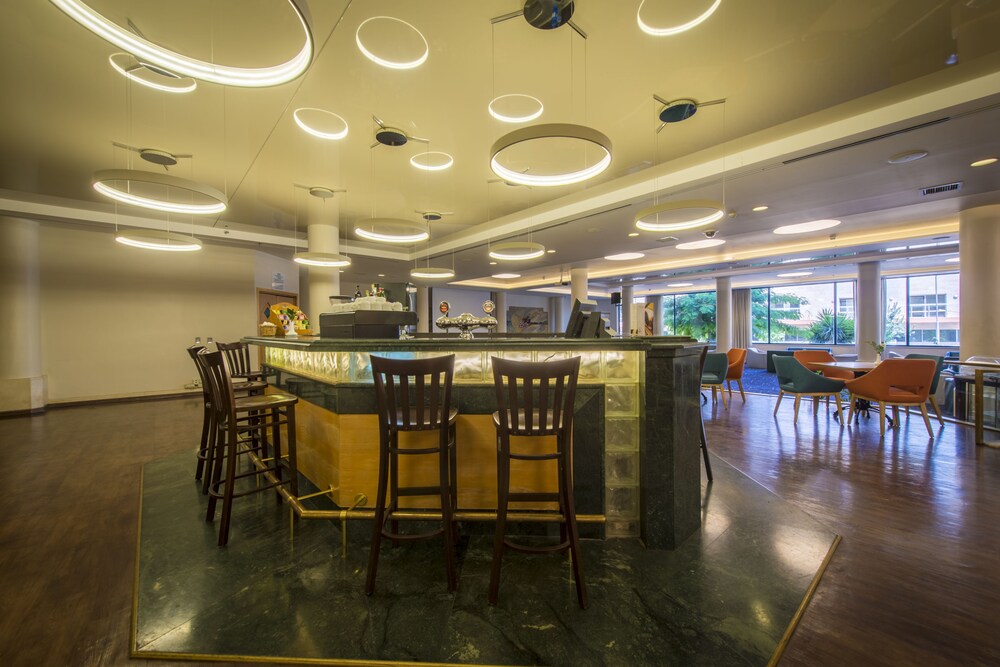 Hotel Bar