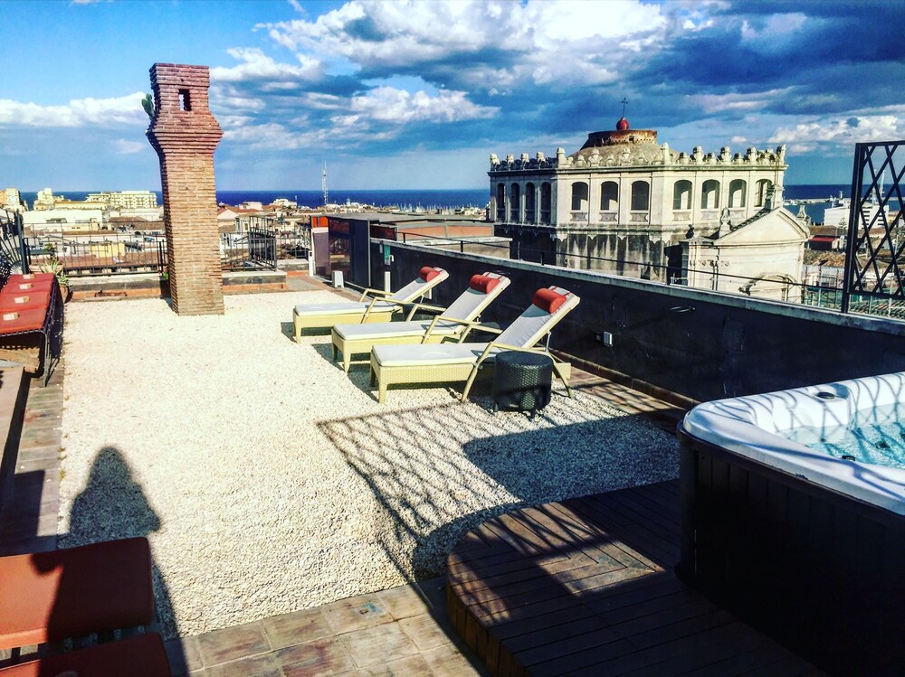 Sundeck