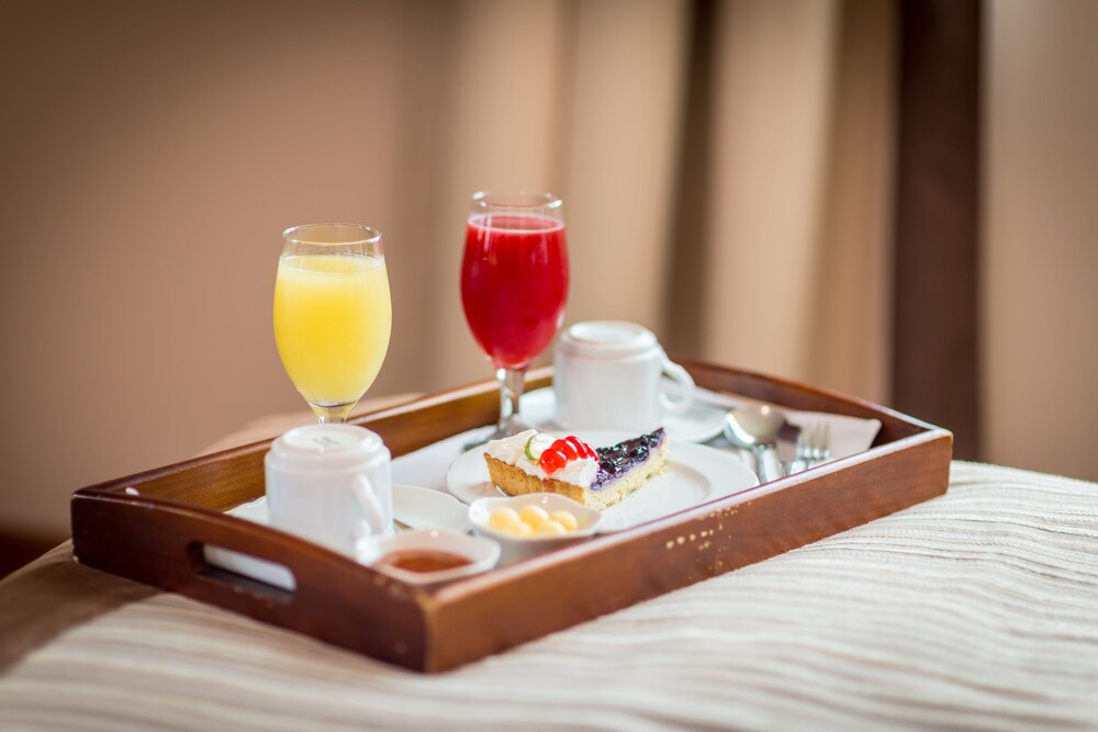 Room Service - Dining