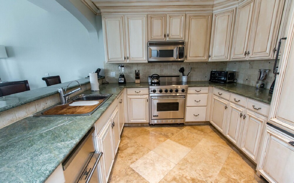 Villa, 3 Bedrooms, Pool View - In-Room Kitchen