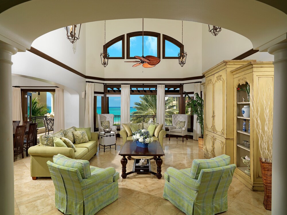 Penthouse, 5 Bedrooms, Ocean View - Living Room