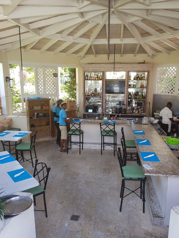 Poolside Bar
