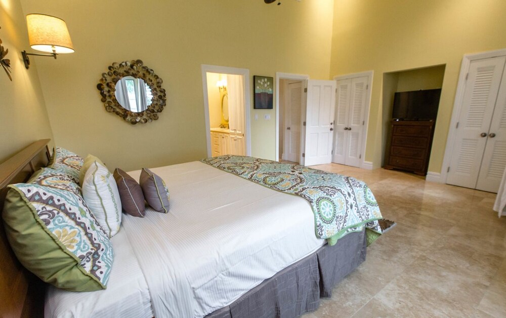 Villa, 2 Bedrooms, Ocean View - Guestroom