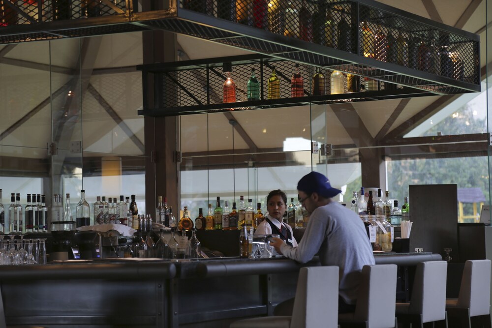 Hotel Bar