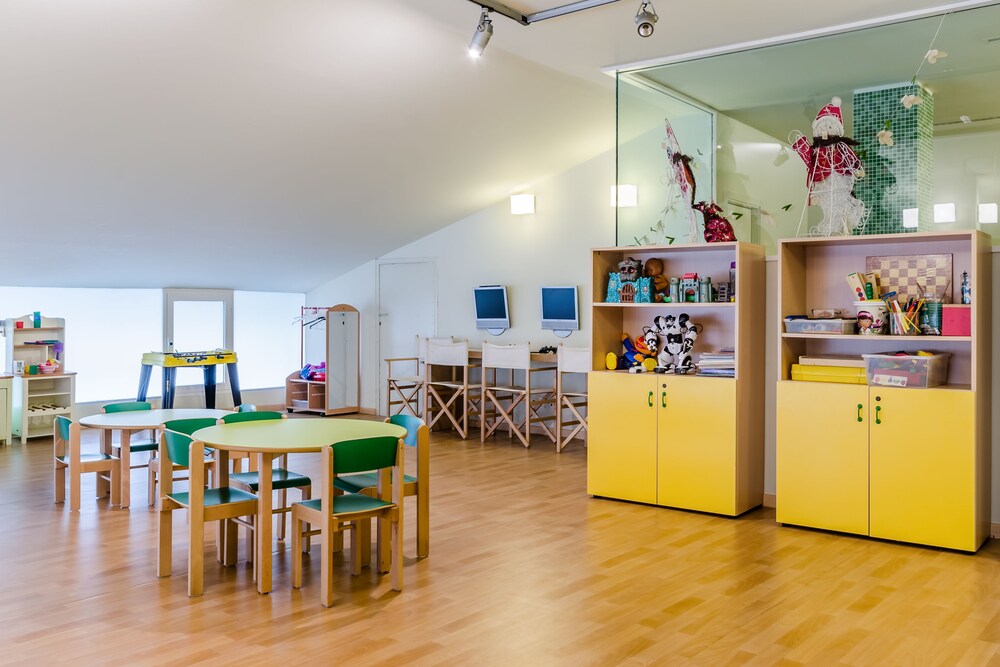 Childrens Play Area - Indoor