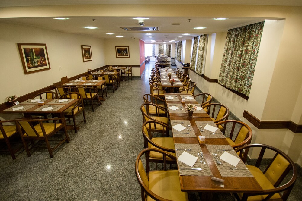 Food Court