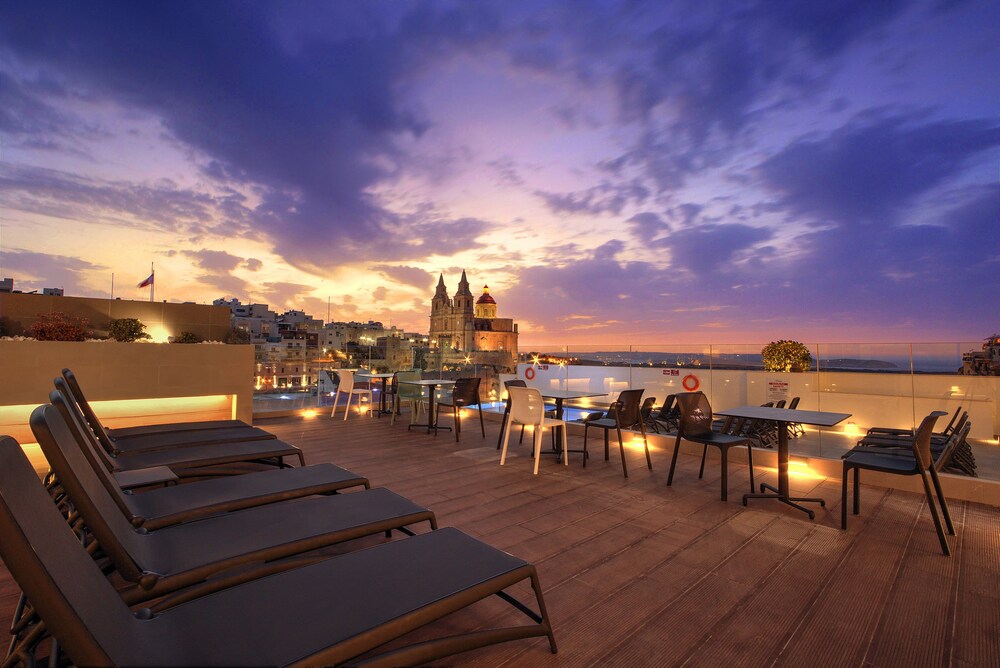 Sundeck