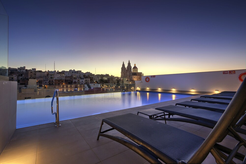 Sundeck