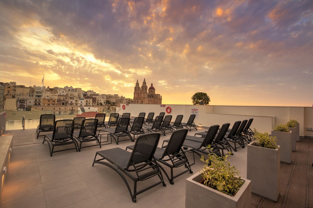 Sundeck