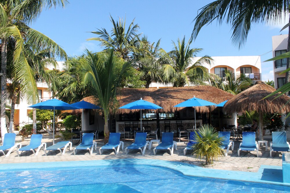 Poolside Bar