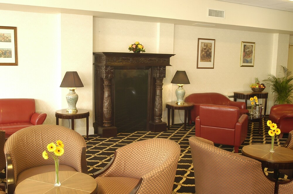 Hotel Lounge