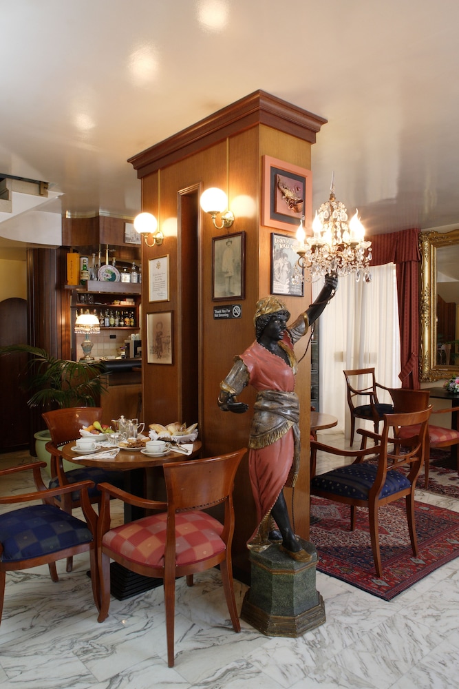Hotel Lounge